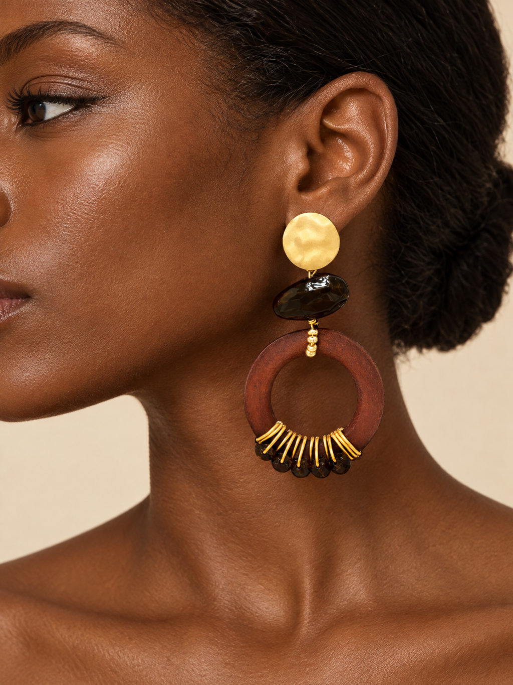 ATTICO brown-geometric-hoop-earrings macro detail