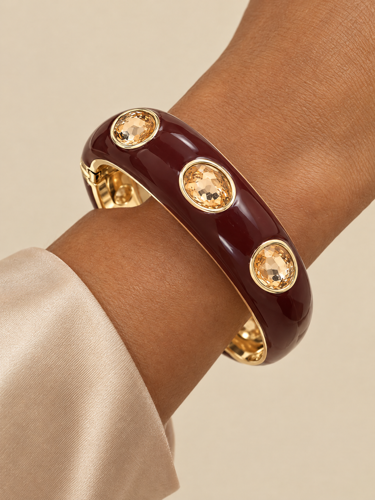 ATTICO burgundy-oval-bangle detail