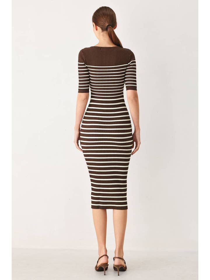 Ribbed Short Sleeve Knit Midi Dress - Brown / White