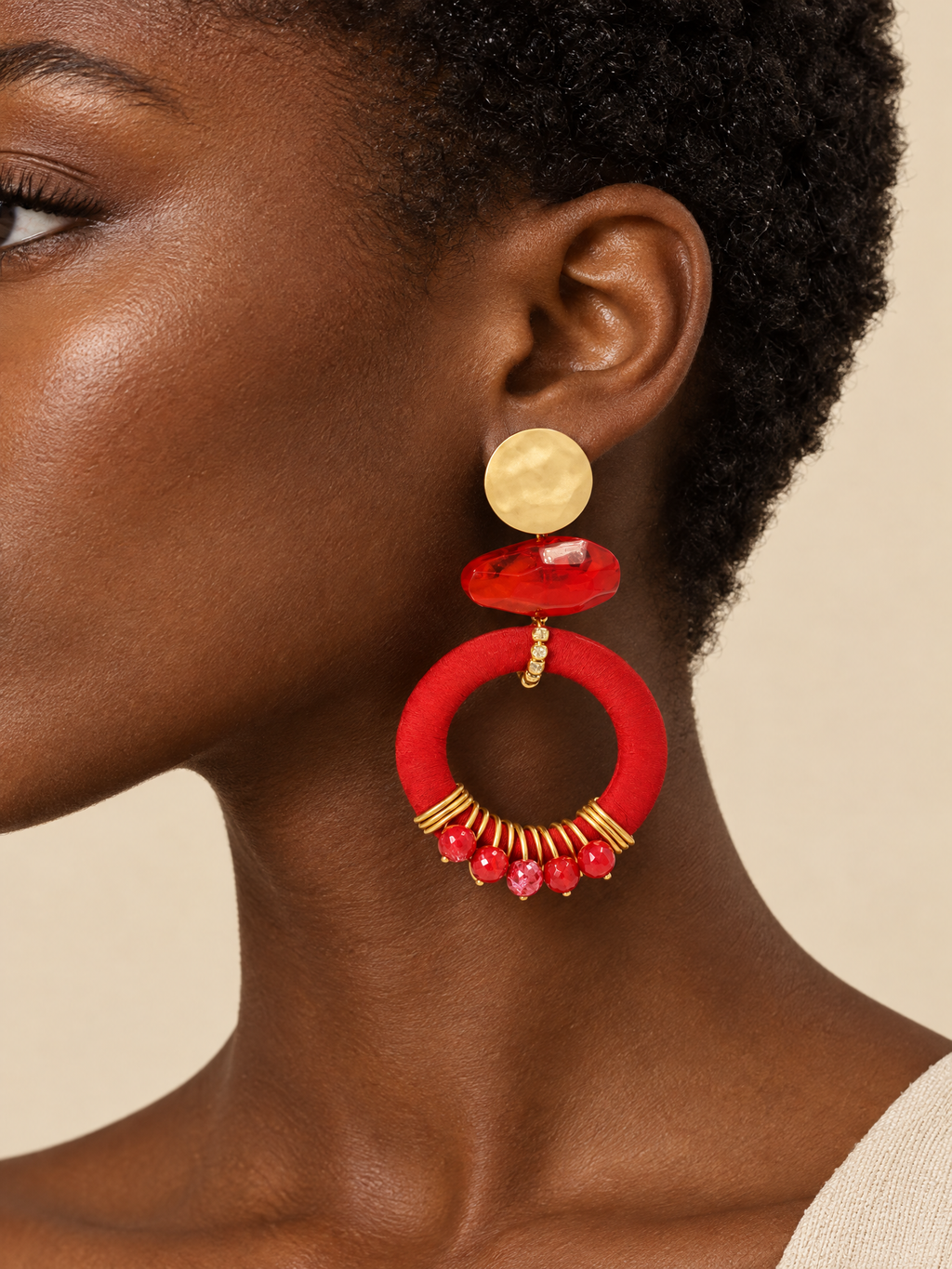 ATTICO red-geometric-beaded-earrings detail