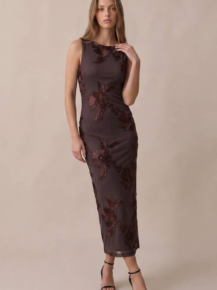 B. Right Apparel 3D Floral Mesh Midi Dress - Gallery 1