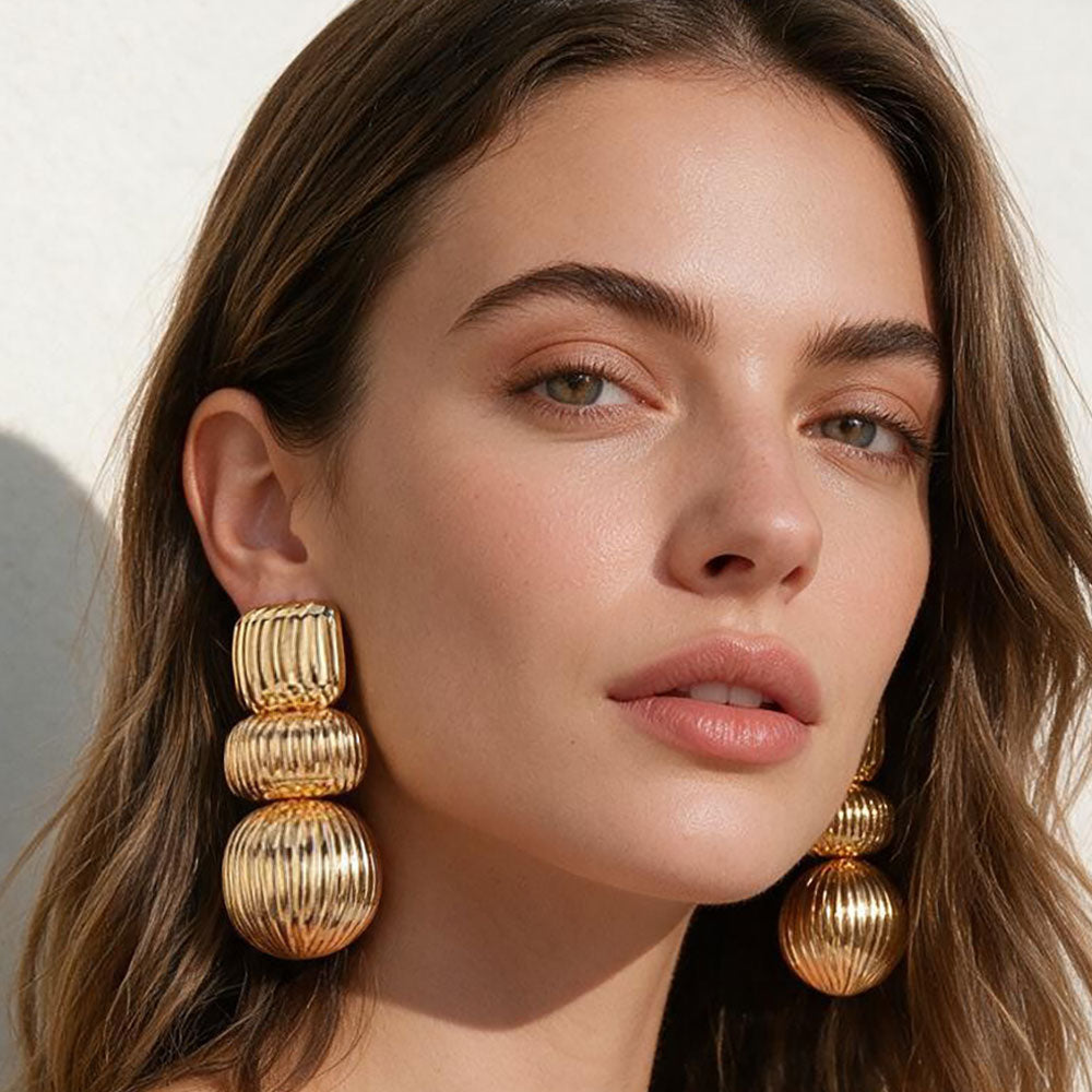 Ribbed Sculptural Link Drop Earrings - Gold - view 1